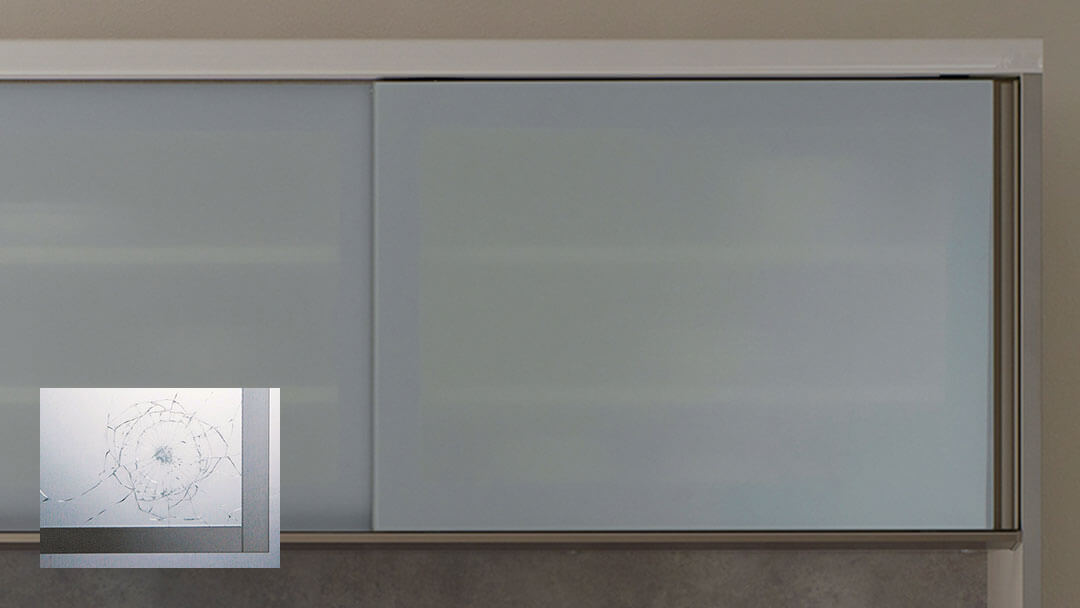 飛散防止フィルム貼りガラス