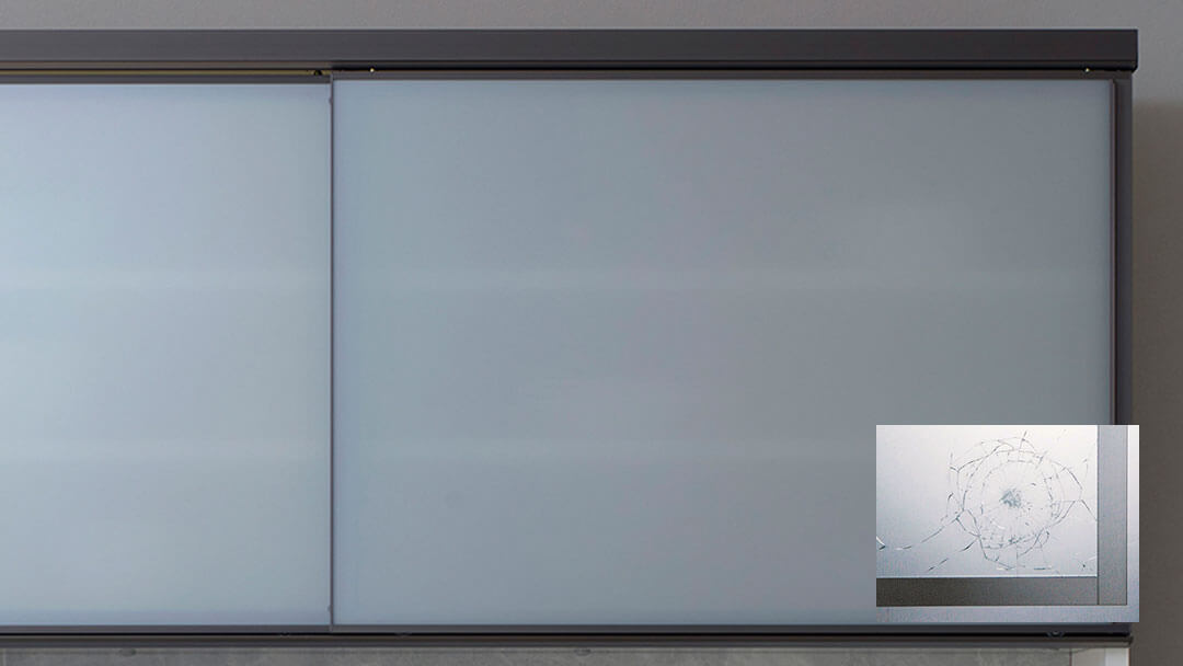 飛散防止フィルム貼りガラス