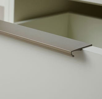LC キッチンカウンター引手：シルバー