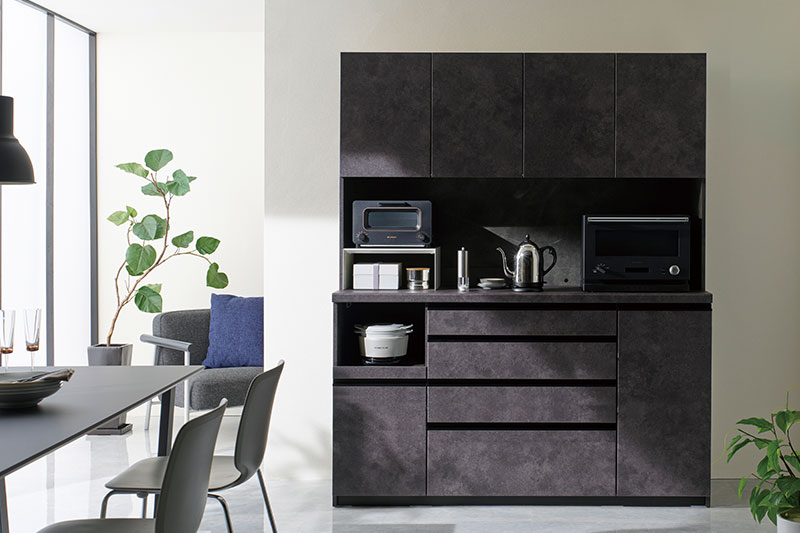 背の高い食器棚を置いた場合