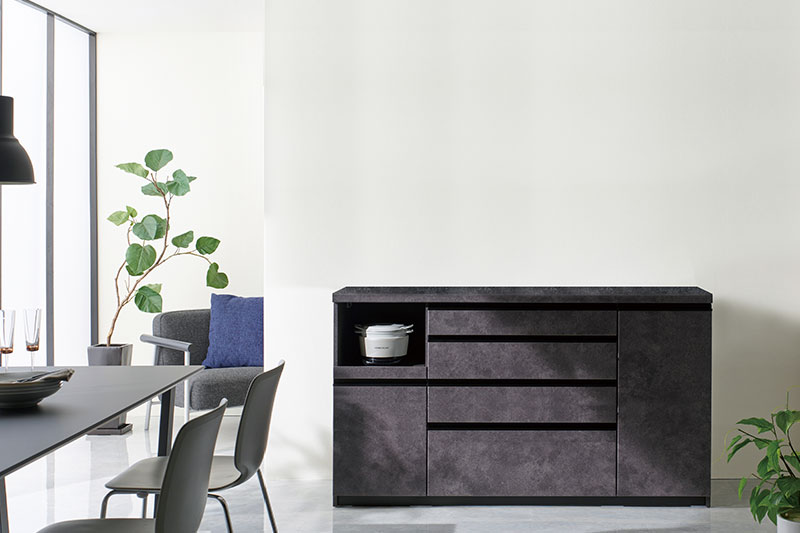 ロータイプの食器棚を置いた場合