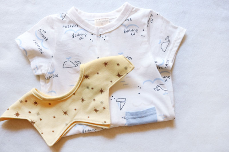 TV台に子供の着替えを収納する