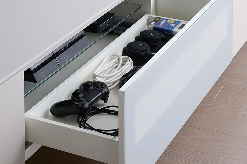 TV台：引出収納