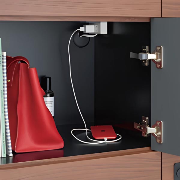 コンセント付きロッカー内部