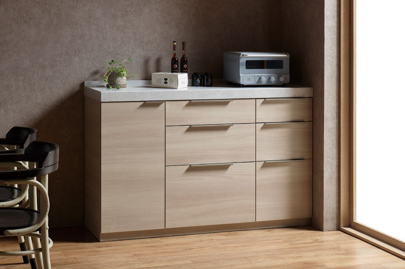 キッチンカウンターに家電を配置するのもおすすめ(LC)