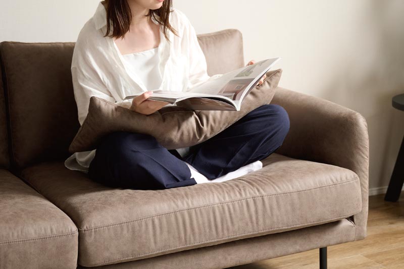 広い座面のソファ