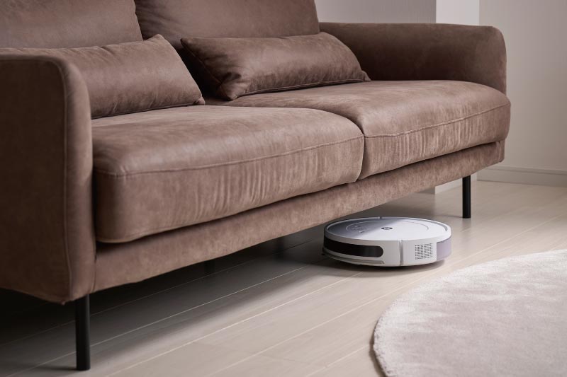 CYソファの下は16cm空いておりロボット掃除機も通れます