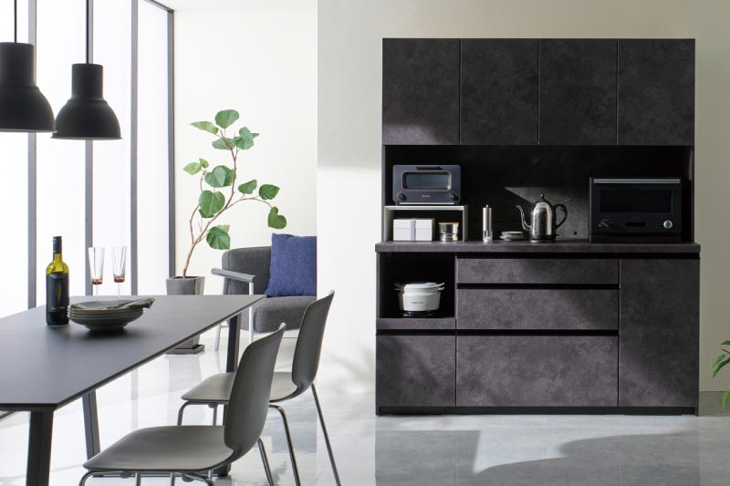 ECEM食器棚、FXダイニングテーブルを使用したレイアウト